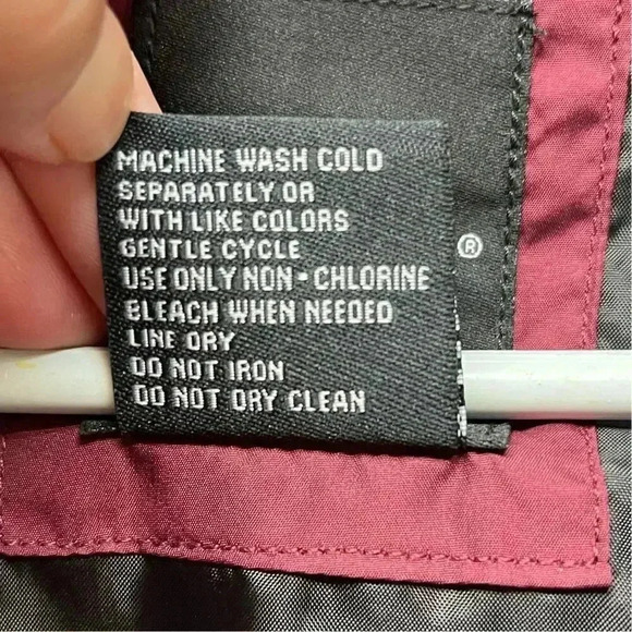 Me Jane Women's Small Burgundy Puffer Jacket Full Zip Polyester Lined NWT - Picture 3 of 6